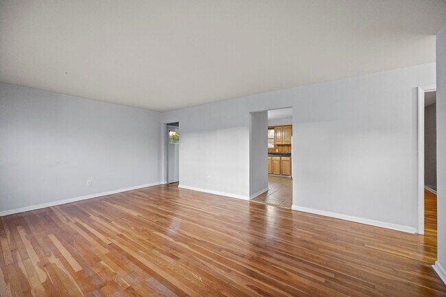 Building Photo - 1211 Lane St