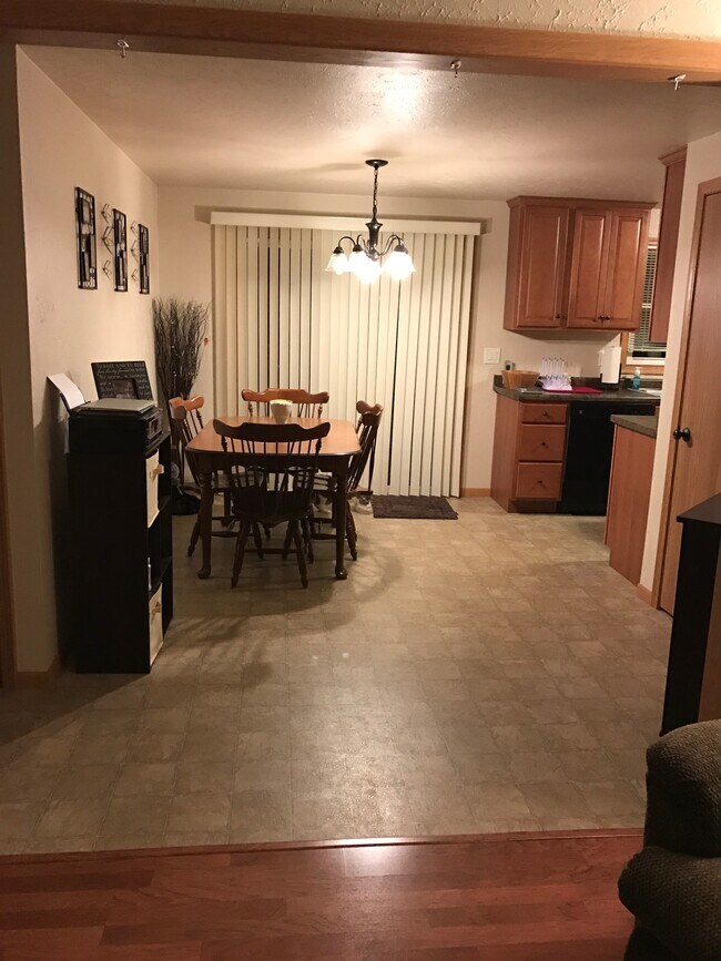 Foto del edificio - 2688 Lavender Ln