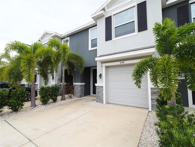 Foto del edificio - 6548 Serenity Fall Ln