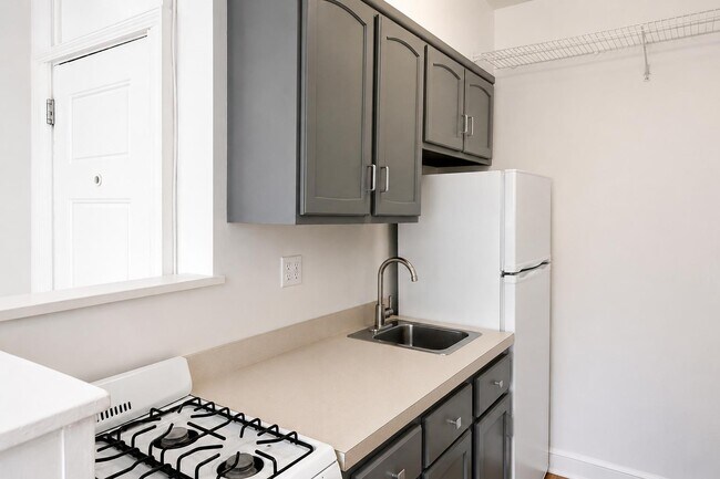 Building Photo - 309 W 107th St