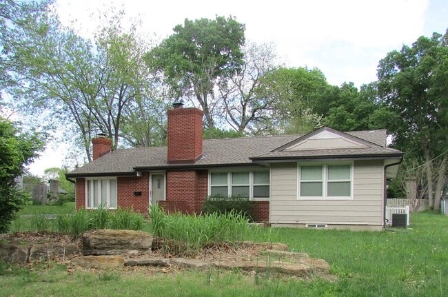 Building Photo - 5821 Lowell St