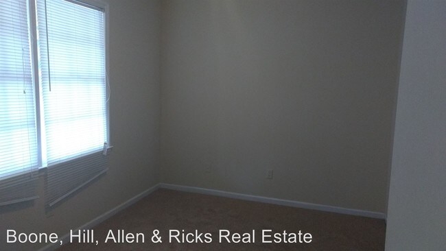 Building Photo - 2 br, 1 bath House - 112 S Pine Street