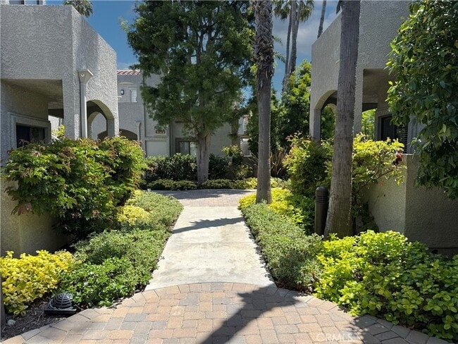 Building Photo - 4762 Tiara Dr