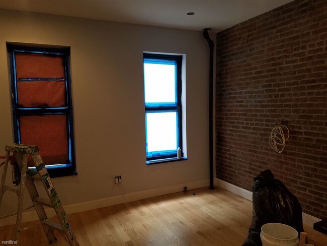 Building Photo - 2 br, 1 bath  - 167 Havemeyer St Apt 3 Coop