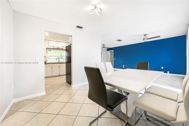 Foto del edificio - 9523 NW 26th St