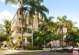 Building Photo - 435 Arnaz Dr