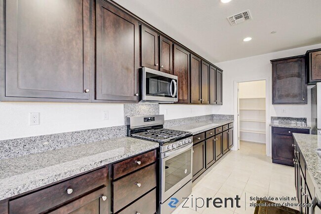 Building Photo - 2447 Marina Dr