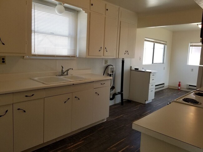Building Photo - 2 br, 1 bath House - 1156 SE Yakima Street