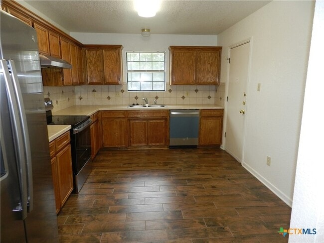 Building Photo - 1801 Thomas Ct