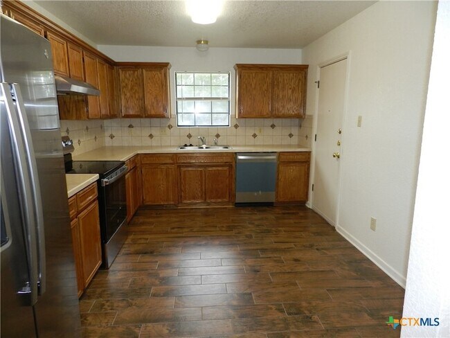 Foto del edificio - 1801 Thomas Ct