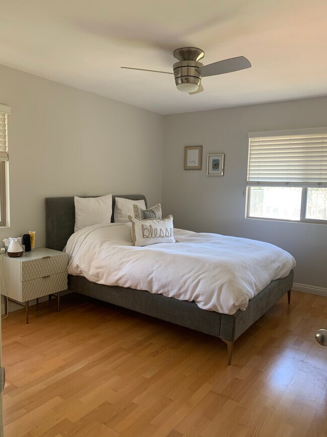 Dormitorio - 1750 S El Camino Real