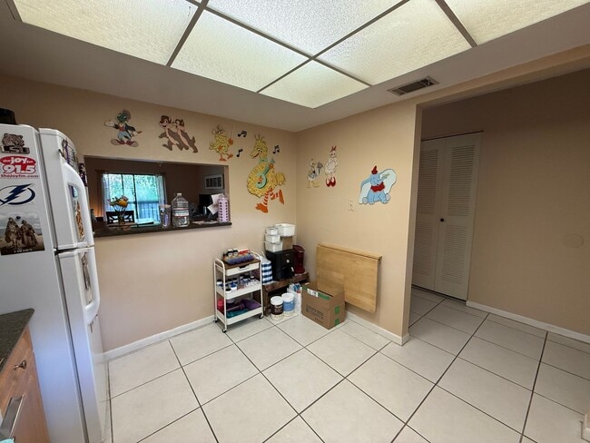 Building Photo - 3701 Champagne Dr