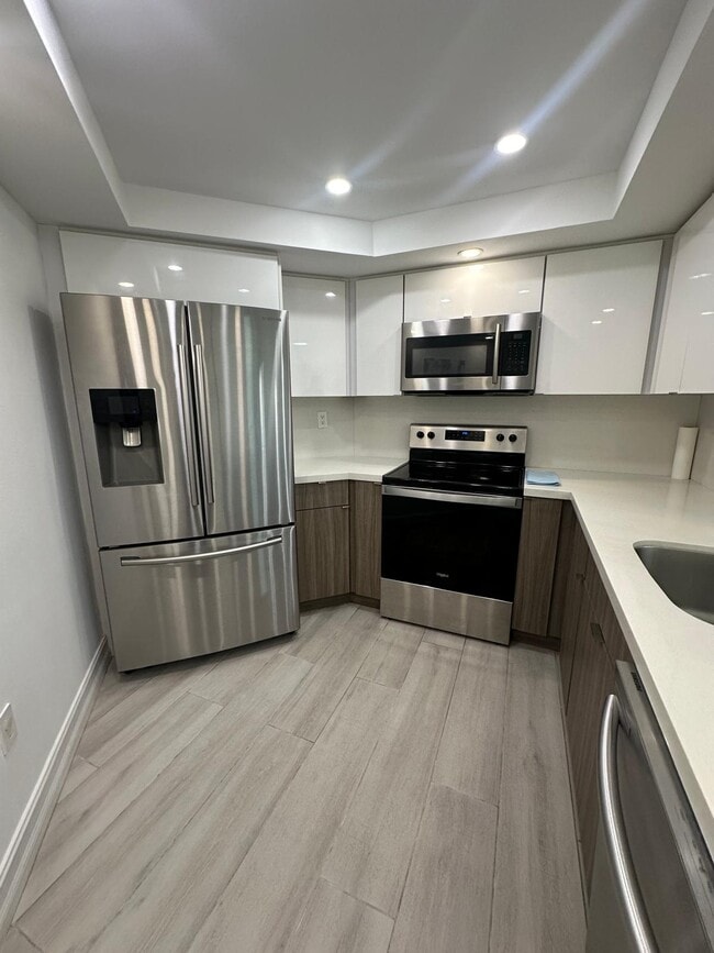 Photo - 9725 Fontainebleau Blvd Apartment