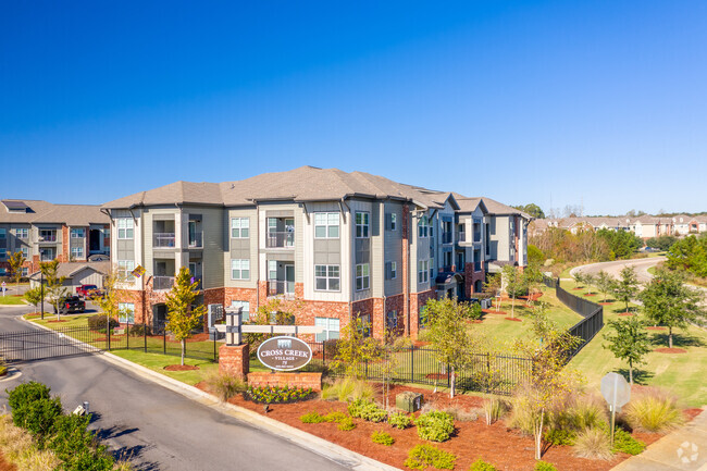 Foto del edificio - Cross Creek Village