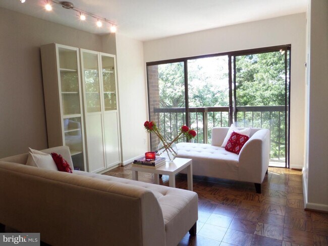 Foto del edificio - 1001 26th St NW