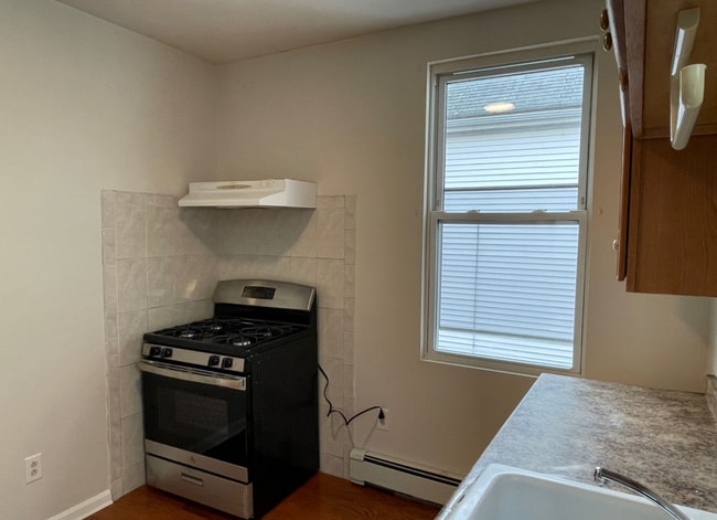 Photo - Spacious 2 Bedroom Coming Available! Apartment