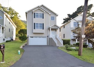 Building Photo - 150 Clove Ave