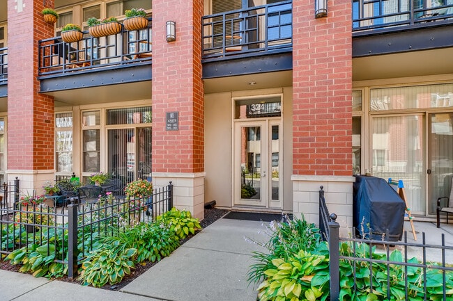 Foto del edificio - 324 N Jefferson St