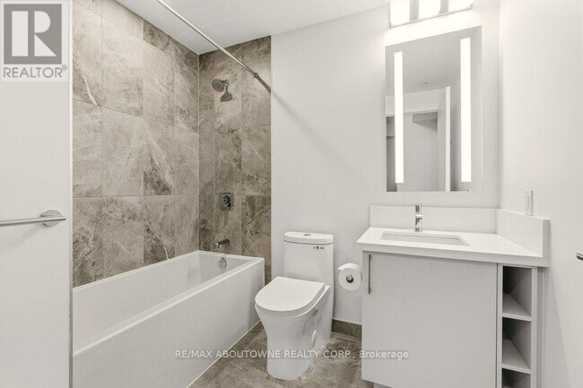 Photo du bâtiment - 500 Plains Rd E