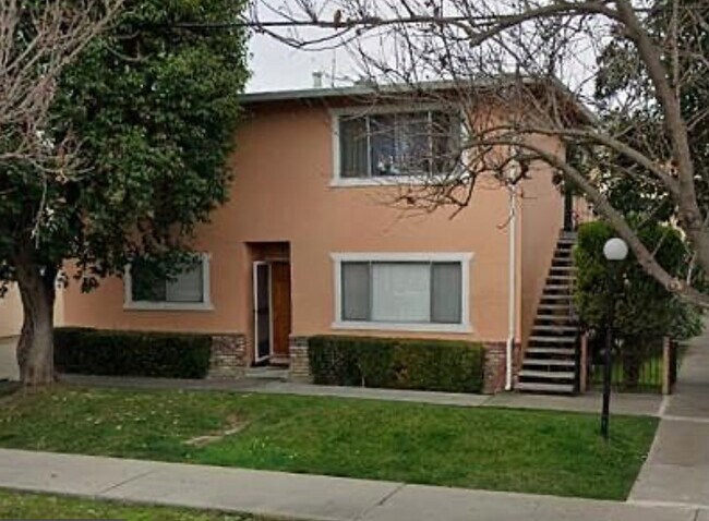 Building Photo - 58 Evandale Ave