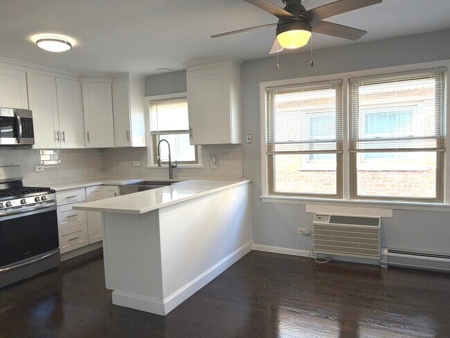 Foto del edificio - 8222 W Grand Ave