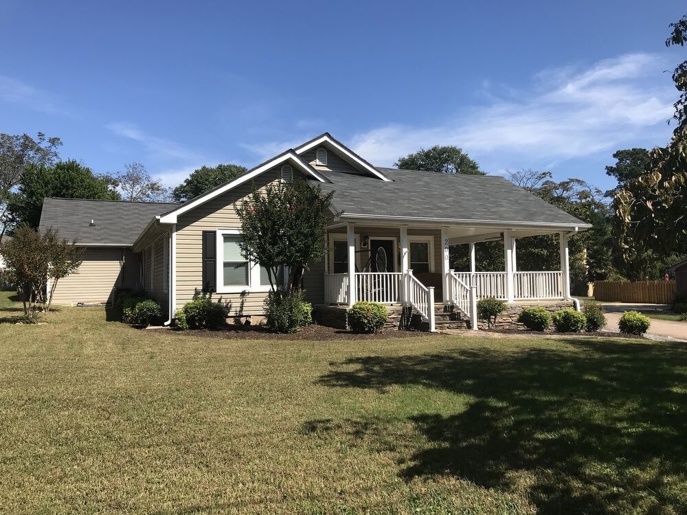 Primary Photo - N. Main Area 3BR/2.5BA with a Pool