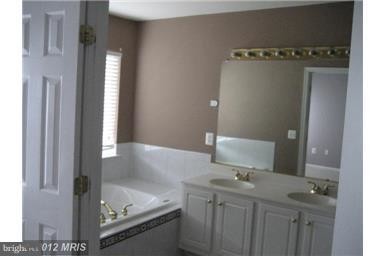 Foto del edificio - 14216 Legend Glen Ct