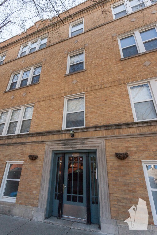 Primary Photo - 5000 N Washtenaw Ave