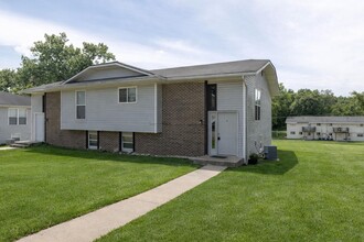 Building Photo - 7217 N Moberly Dr