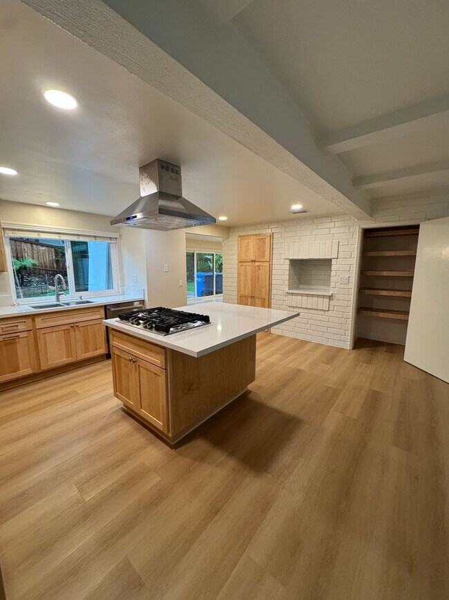 Building Photo - Renovated Home with Modern Comfort and Spa...