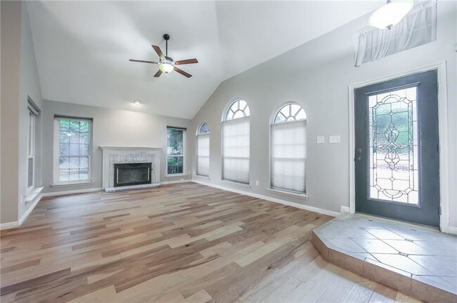 Building Photo - 2410 Whispering Cove Cir