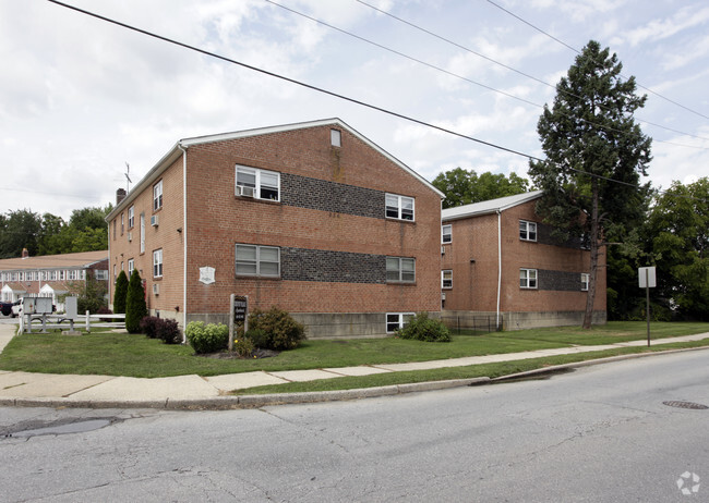 Foto del edificio - Chestnut Village Apartments