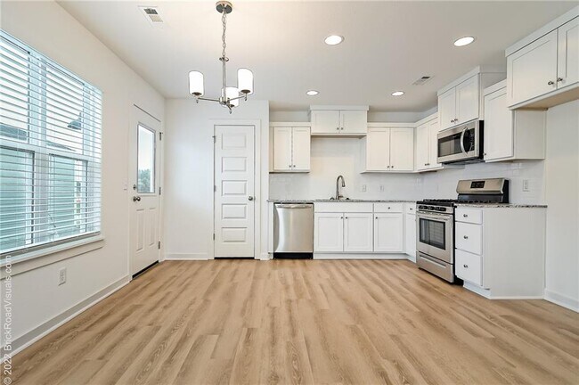 Foto del edificio - 5772 Holdcroft Dr