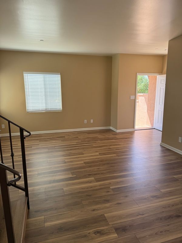 Building Photo - 1769 Los Feliz Dr