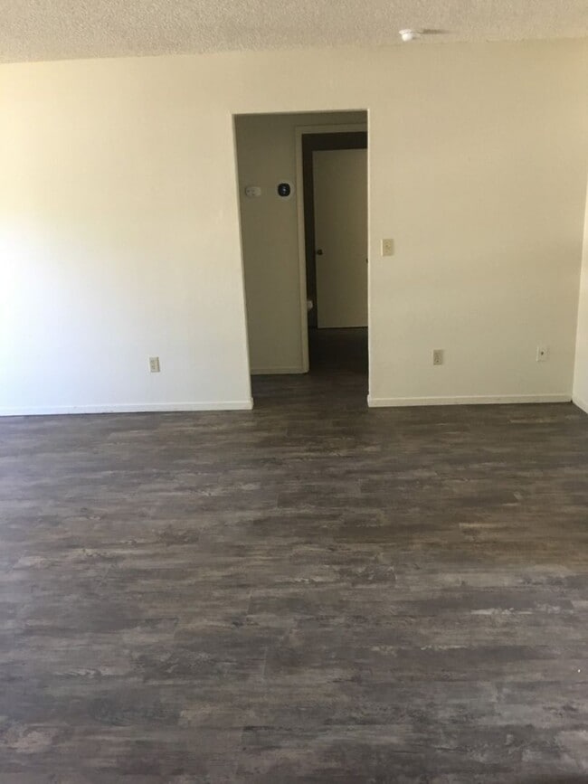 Building Photo - 1835 Conifer Way