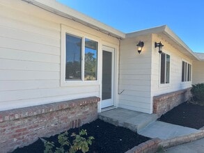 Building Photo - 3815 Elwin Ln