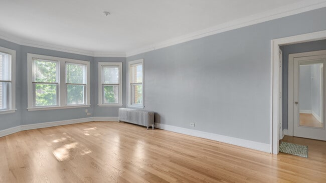 Building Photo - 5714 N Christiana Ave