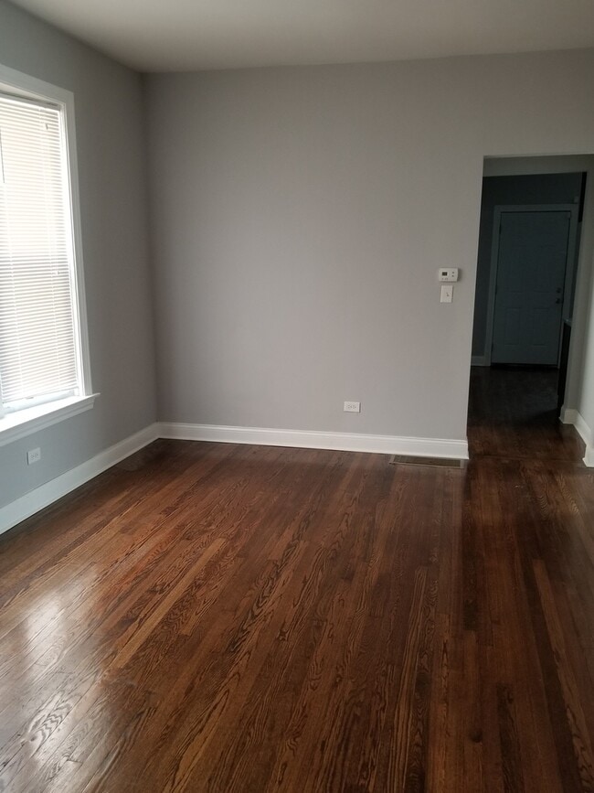 Building Photo - 7241 S Champlain Ave