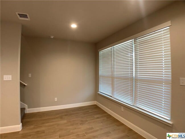 Building Photo - 2021 Rueben Rd