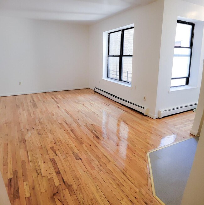 485 E 188th St Unit 4F, The Bronx, NY 10458 Room for Rent in The