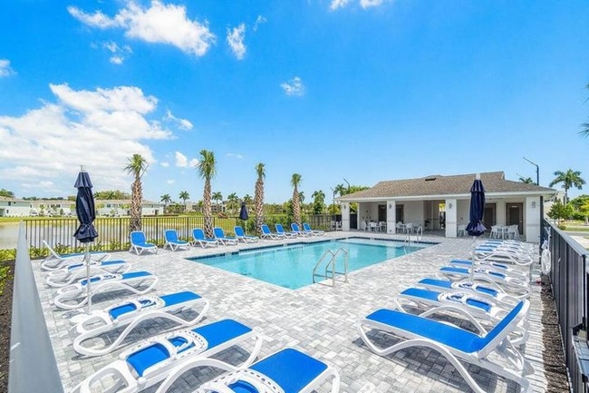 Foto del edificio - 4159 Lagoon Shore Dr