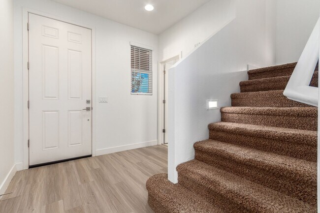 Building Photo - 2327 S Wycliff Cir