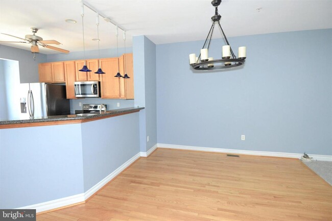 Foto del edificio - 623 Trout Run Ct