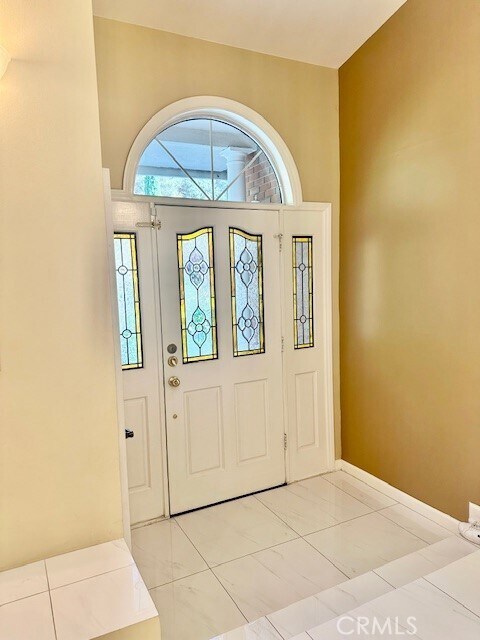 Foto del edificio - 2255 E Chevy Chase Dr