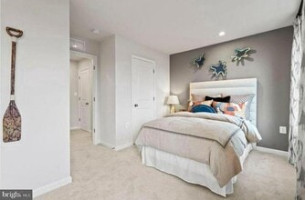 Building Photo - 10 Coolidge Ave