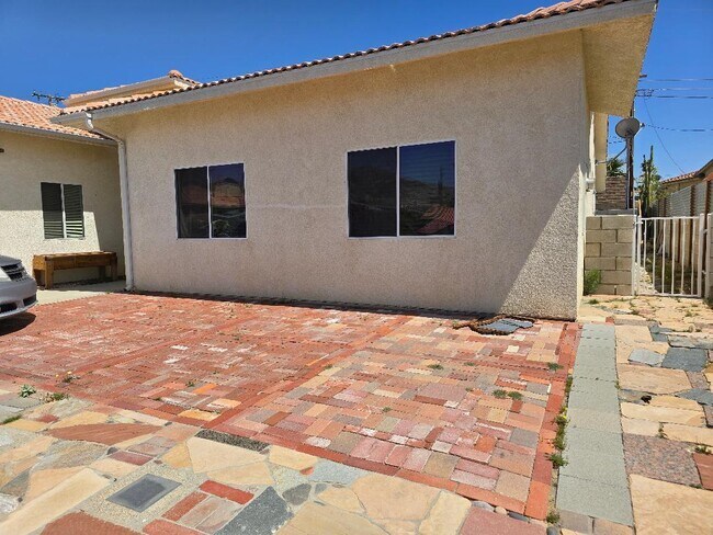 Building Photo - 9856 San Felipe Rd