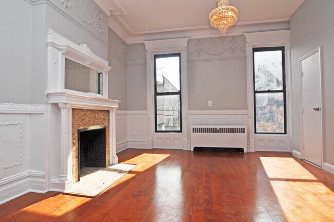 Foto del edificio - 788 Putnam Ave