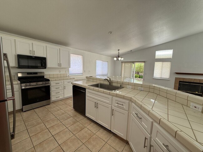 Building Photo - 1030 Windmill Dr