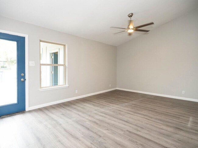 Foto del edificio - 2526 Glen Springs Way