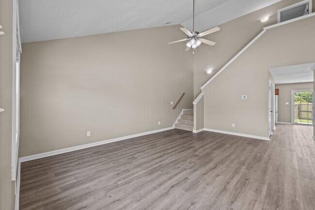 Building Photo - 208 Jessie Cir